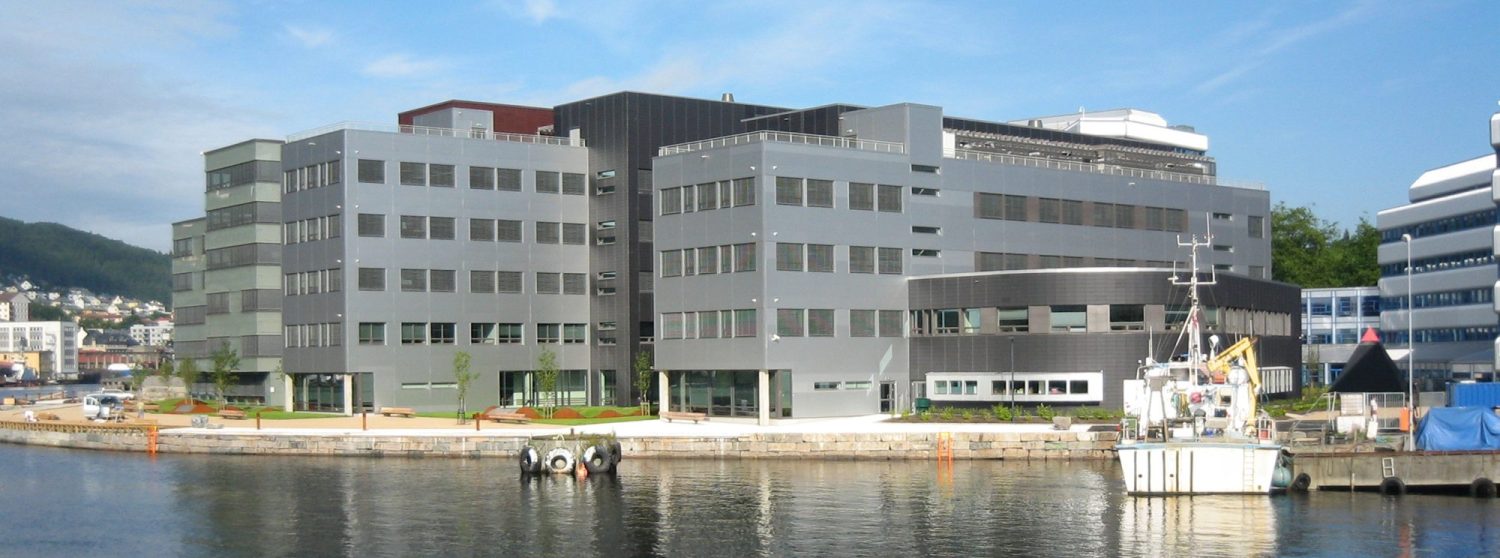 photo of the buildings hosting the department of biological science at UiB